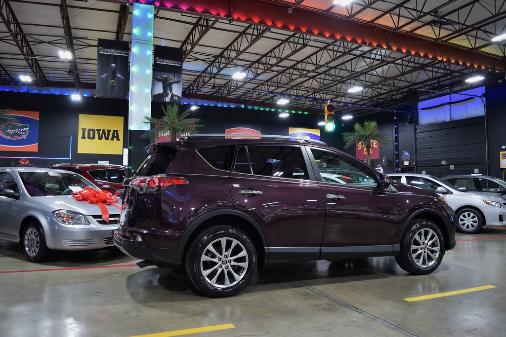 Used 2017 Toyota RAV4 Limited FWD image 8