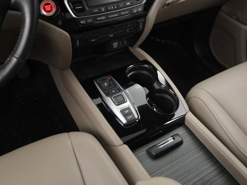 Used 2016 Honda Pilot Touring image 26