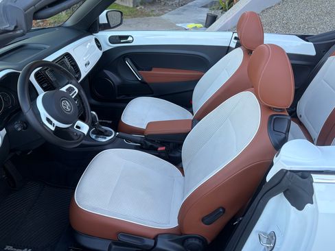 Used 2017 Volkswagen Beetle 1.8T Convertible FWD image 16