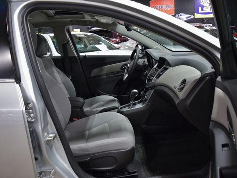 Used 2014 Chevrolet Cruze LT FWD image 22
