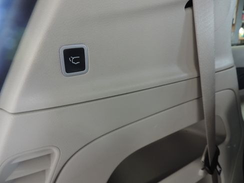 Used 2020 Chrysler Pacifica Touring-L Plus image 30