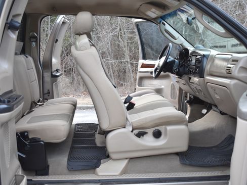 Used 2005 Ford F250 XLT image 27