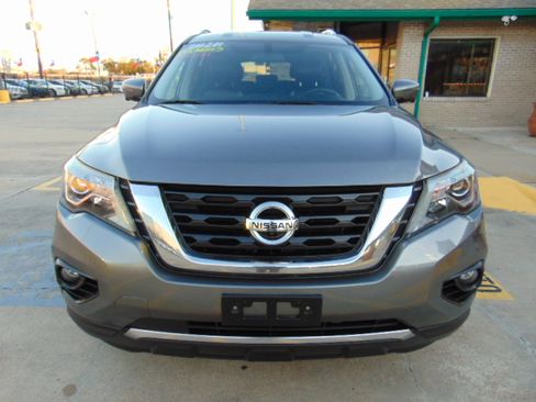 Used 2020 Nissan Pathfinder S image 3