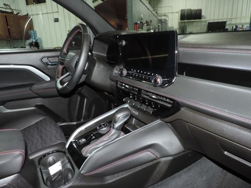 Used 2023 Chevrolet Colorado Z71 image 20