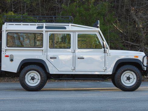 Used 1993 Land Rover Defender 110 image 2