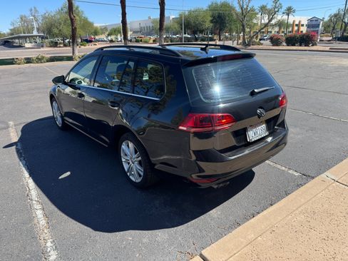 Used 2015 Volkswagen Golf TDI SE image 4