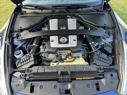 Used 2013 Nissan 370Z Touring Sport image 17