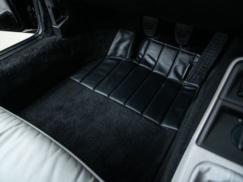 Used 1993 Porsche 911 America Roadster image 24