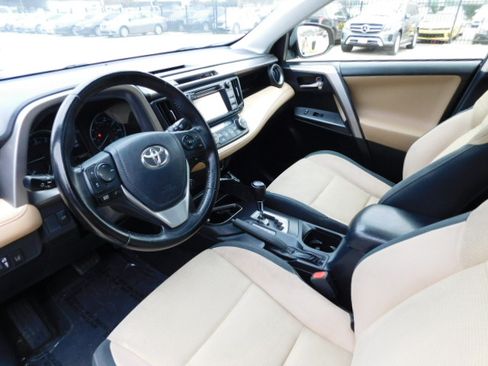 Used 2018 Toyota RAV4 XLE image 11