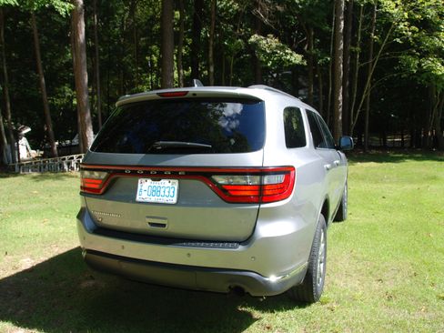 Used 2018 Dodge Durango AWD SXT image 8