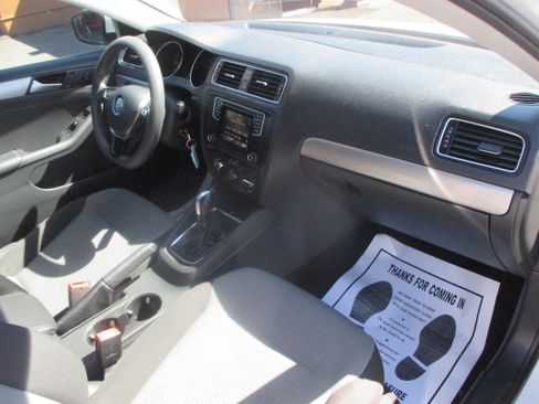 Used 2018 Volkswagen Jetta S image 4