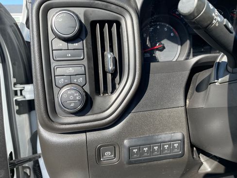 Used 2023 Chevrolet Silverado 2500 W/T image 13