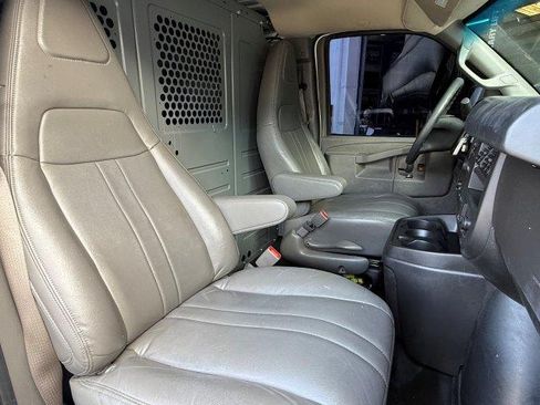 Used 2024 Chevrolet Express 2500 image 17