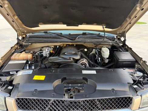 Used 2004 Chevrolet Silverado 2500 LS RWD image 16