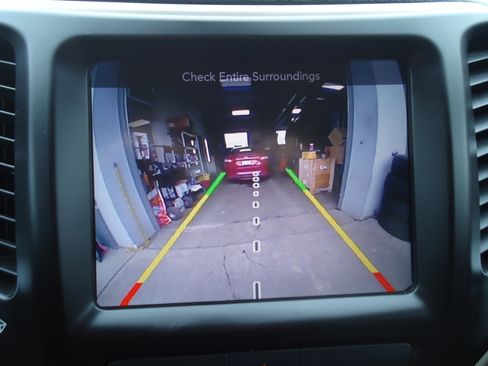 Used 2015 Jeep Cherokee Latitude image 16