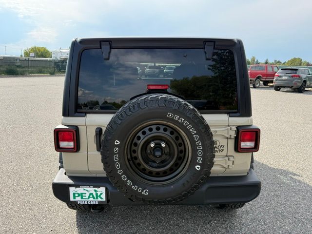 Used 2022 Jeep Wrangler 4WD Unlimited Sport image 4