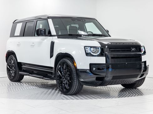 Used 2025 Land Rover Defender 110 X-Dynamic SE image 7
