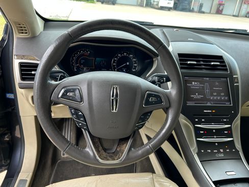 Used 2013 Lincoln MKZ FWD image 23