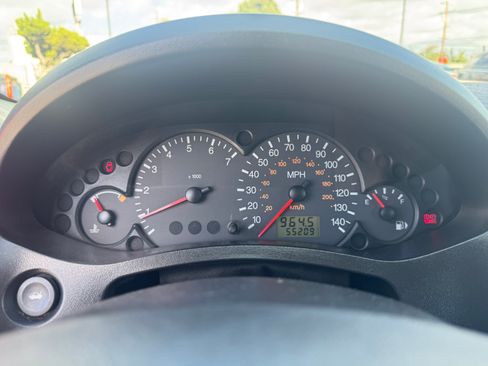 Used 2006 Ford Focus ZX3 Hatchback FWD image 25