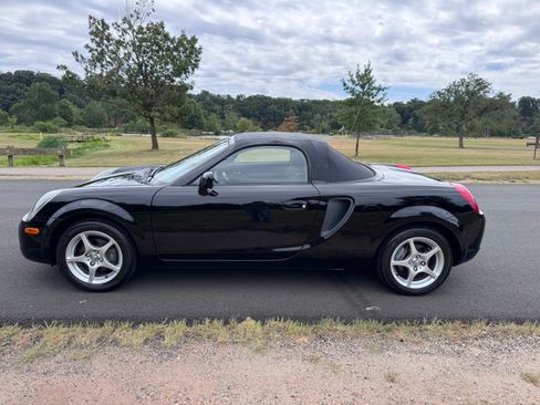 Used 2000 Toyota MR2 Spyder image 24
