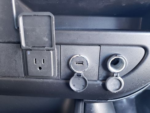 Used 2022 Chevrolet Express 2500 image 16