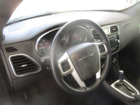 Used 2014 Chrysler 200 Touring Sedan FWD image 30