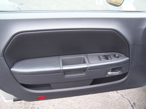 Used 2009 Dodge Challenger R/T Plus image 7