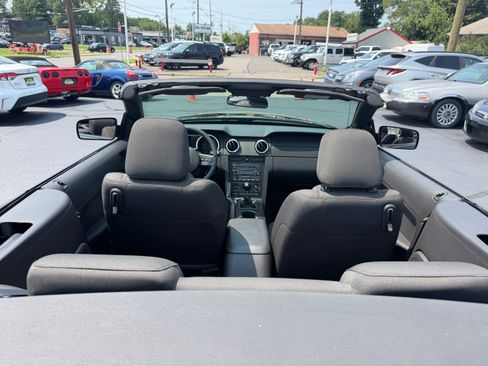 Used 2007 Ford Mustang GT Convertible RWD image 25