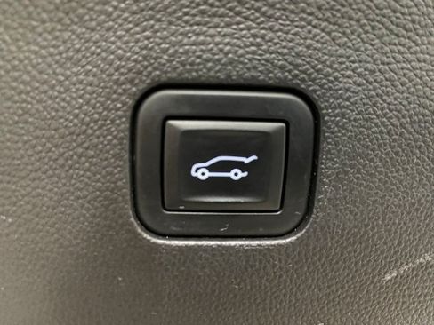 Used 2018 Buick Enclave AWD Premium image 28