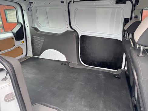 Used 2019 Ford Transit Connect XLT image 4