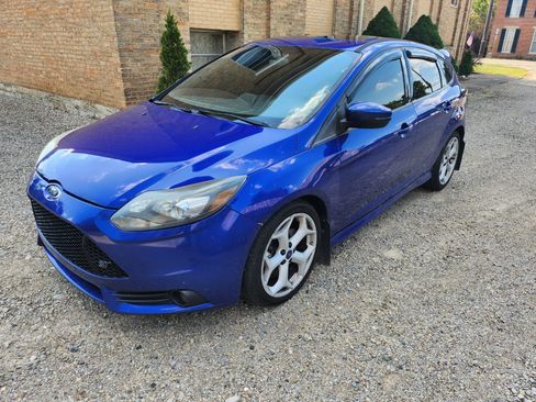 Used 2014 Ford Focus ST Hatchback FWD image 3