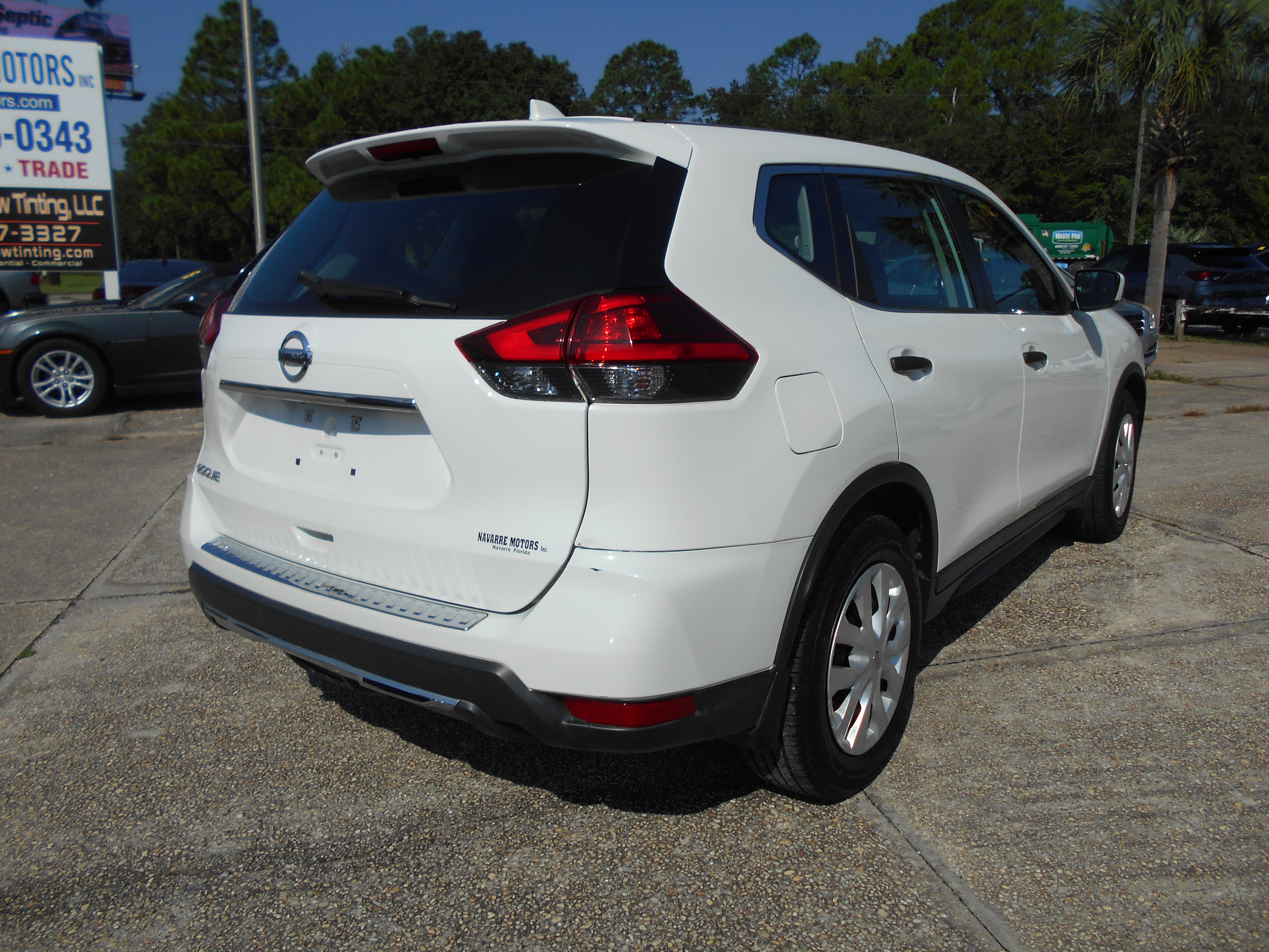 Used 2017 Nissan Rogue FWD S image 5