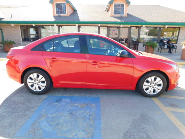 Used 2016 Chevrolet Cruze Limited LS Sedan FWD image 10