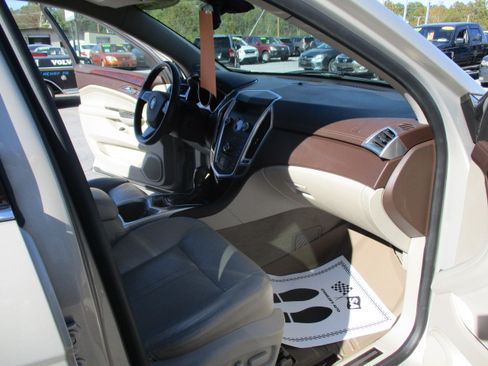 Used 2012 Cadillac SRX Luxury image 30