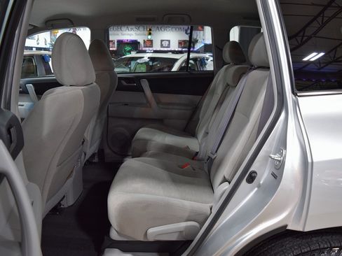 Used 2013 Toyota Highlander SE image 18
