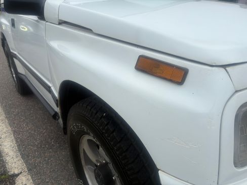 Used 1992 Geo Tracker 4WD 2-Door image 4