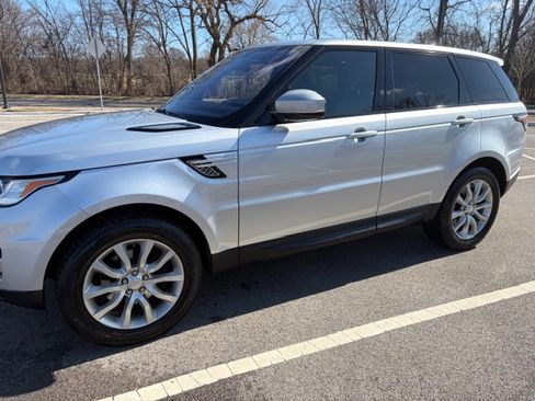 Used 2016 Land Rover Range Rover Sport HSE image 2