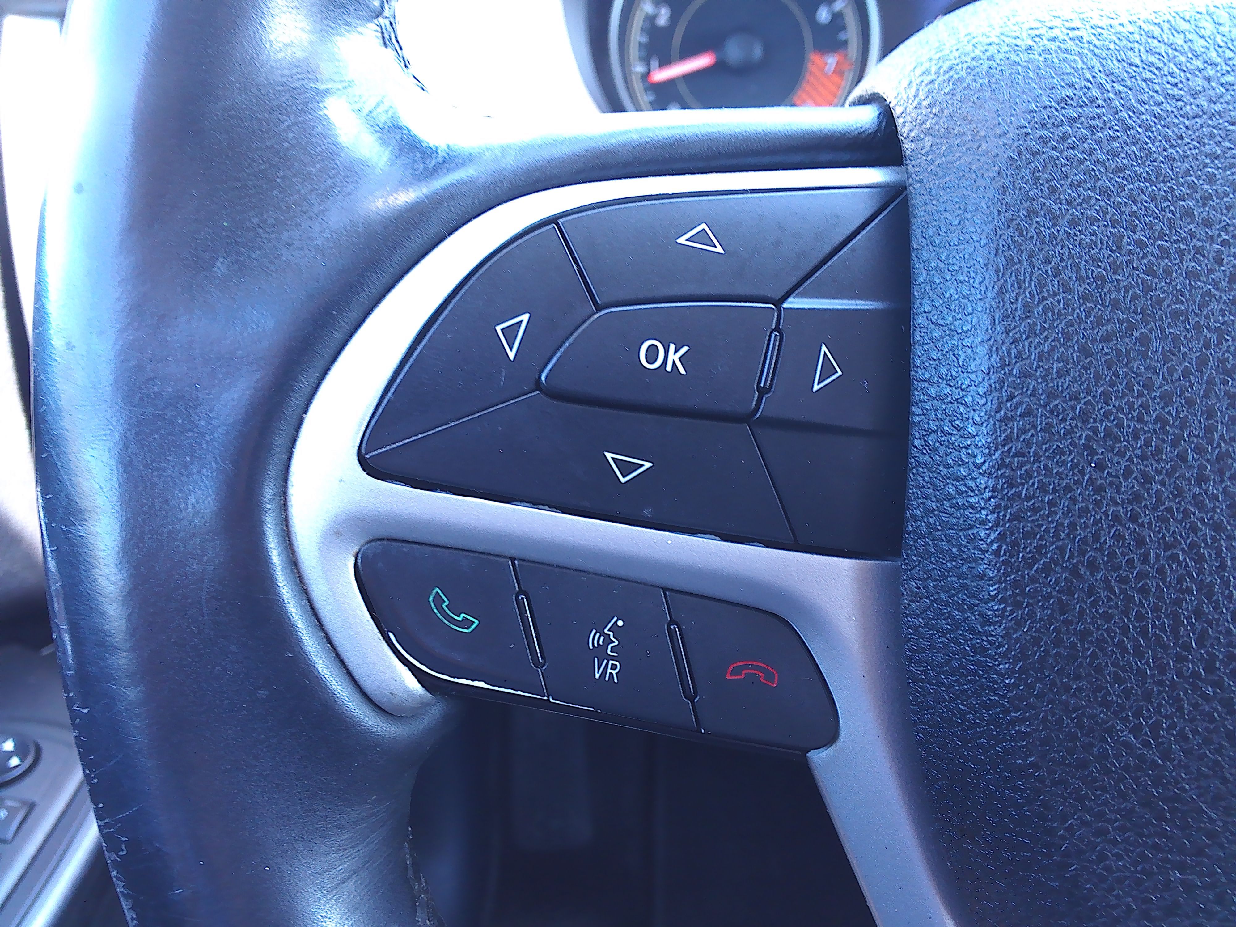 Used 2014 Jeep Cherokee Limited FWD image 27