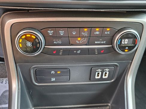 Used 2021 Ford EcoSport SES image 26