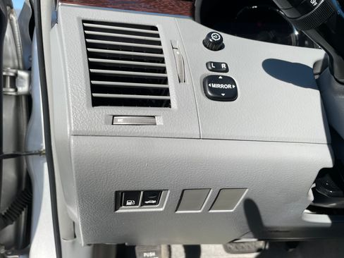 Used 2010 Toyota Avalon image 10