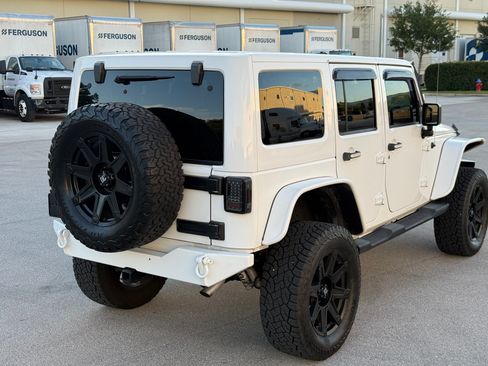 Used 2015 Jeep Wrangler 4WD Unlimited Sahara image 45