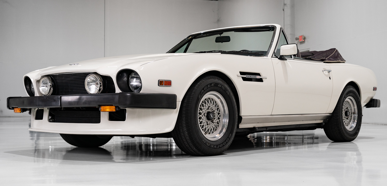 Used 1988 Aston Martin V8 Vantage RWD image 17