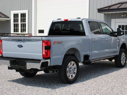Used 2024 Ford F250 4x4 Crew Cab Super Duty image 8