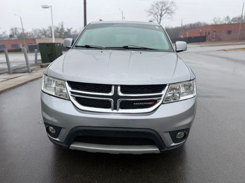 Used 2016 Dodge Journey SXT image 2