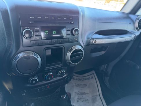 Used 2015 Jeep Wrangler Unlimited Sport image 11
