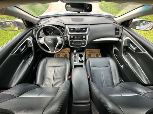 Used 2018 Nissan Altima SL FWD image 9