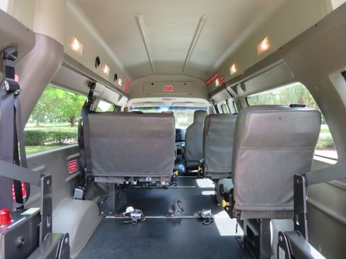 Used 2011 Ford E-350 and Econoline 350 Extended Super Duty RWD image 25