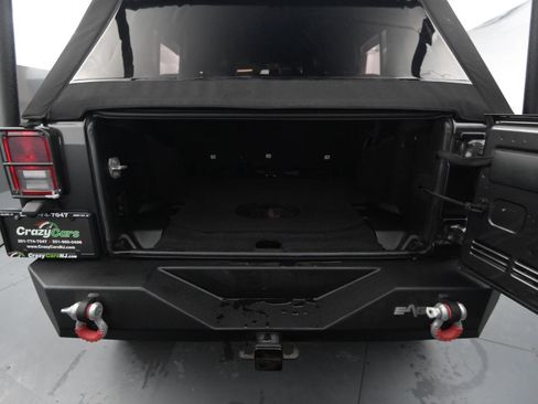 Used 2018 Jeep Wrangler Unlimited Sahara image 56