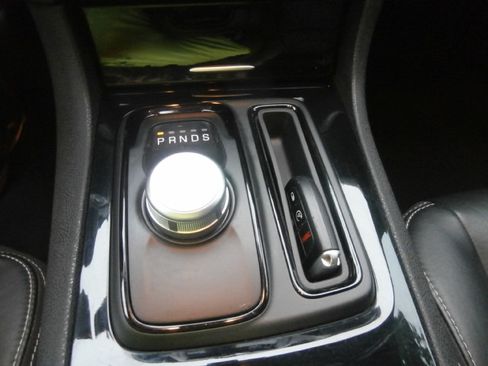 Used 2019 Chrysler 300 S image 14