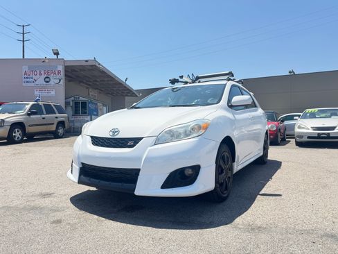 Used 2010 Toyota Matrix S AWD image 2